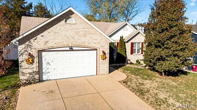 $325,000 | 102 Williamsburg Drive, Crystal City, MO 63019