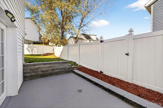 $325,000 | 102 Williamsburg Drive, Crystal City, MO 63019