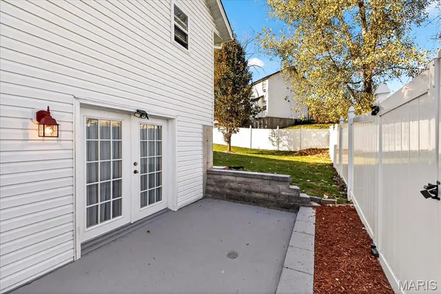 $325,000 | 102 Williamsburg Drive, Crystal City, MO 63019