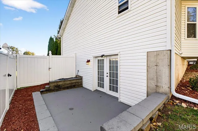 $325,000 | 102 Williamsburg Drive, Crystal City, MO 63019