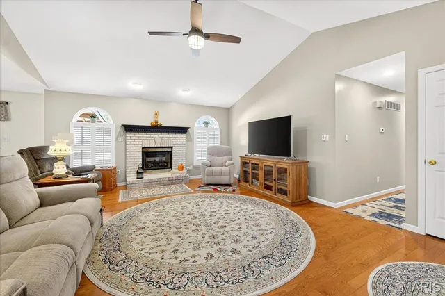 $325,000 | 102 Williamsburg Drive, Crystal City, MO 63019