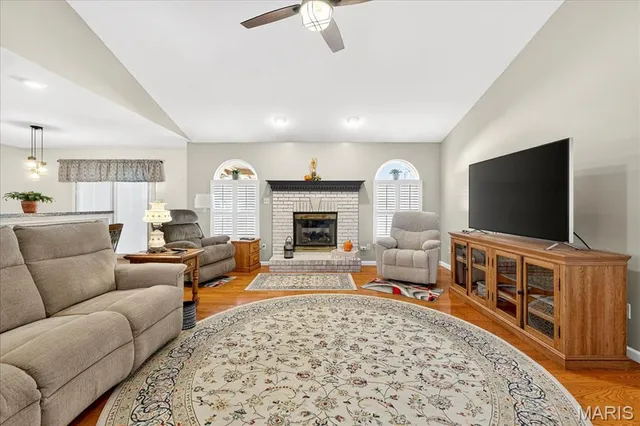 $325,000 | 102 Williamsburg Drive, Crystal City, MO 63019