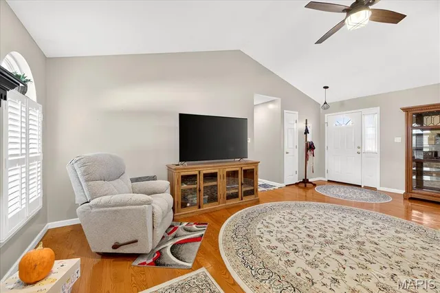 $325,000 | 102 Williamsburg Drive, Crystal City, MO 63019