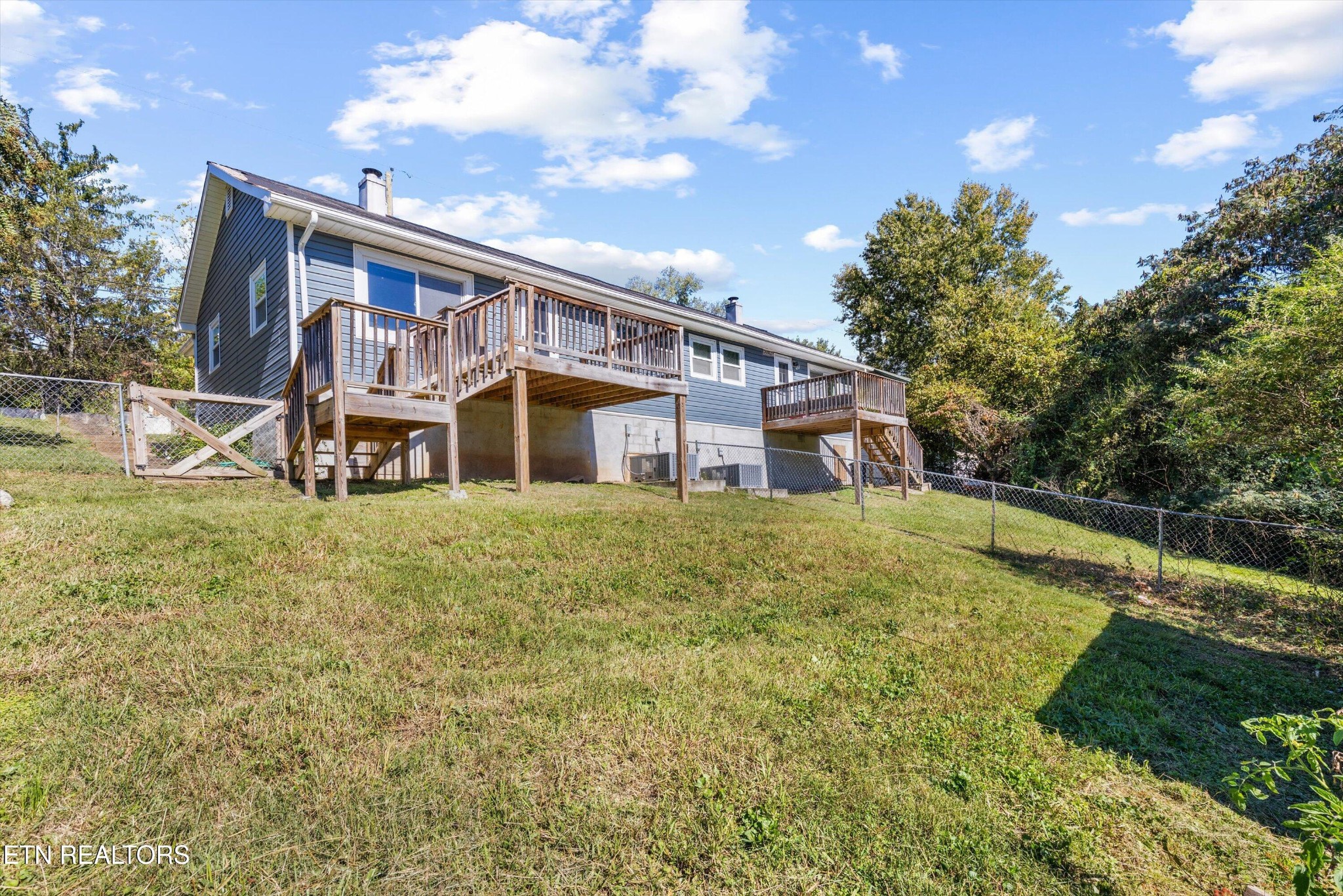 125 Hamilton Circle Oak Ridge, TN 37830 - Photo 3 of 27