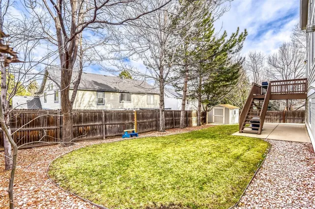 a view of entryway of the house