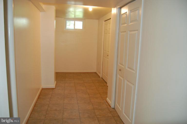 14300 Morton Hall Road Silver Spring, MD 20906 - Photo 17 of 18 a view of a bathroom