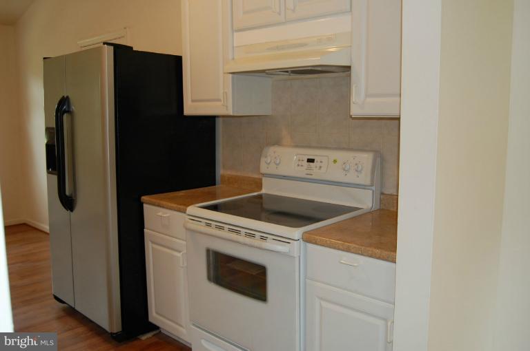 14300 Morton Hall Road Silver Spring, MD 20906 - Photo 10 of 18 a utility room with dryer and washer