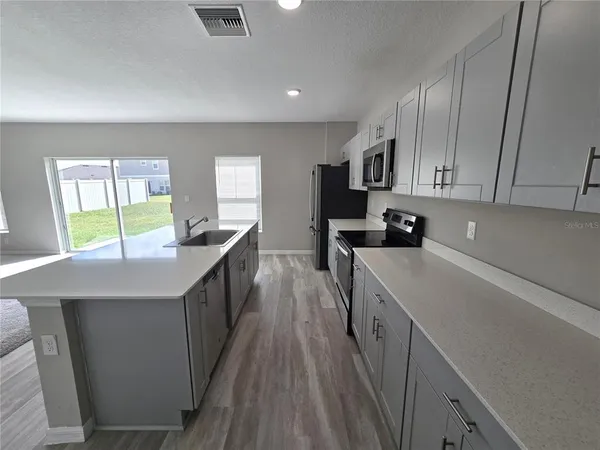 $2,800 | 5694 Arlington River Dr., Lakeland, FL 33811