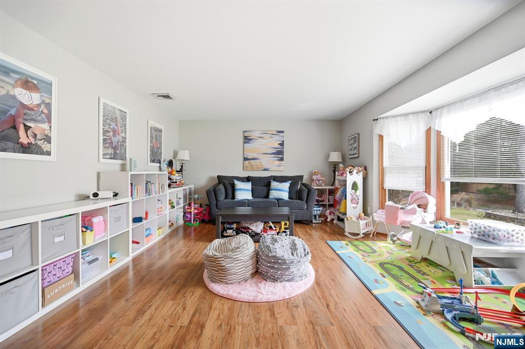 6 Robin Drive Oak Ridge, NJ 07438 - Photo 12 of 49