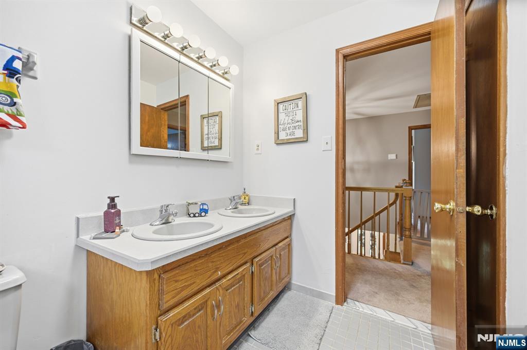 6 Robin Drive Oak Ridge, NJ 07438 - Photo 36 of 49