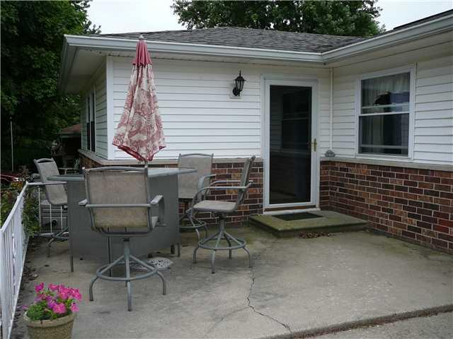 202 Hopkins Road Indianapolis, IN 46229 - Photo 3 of 14