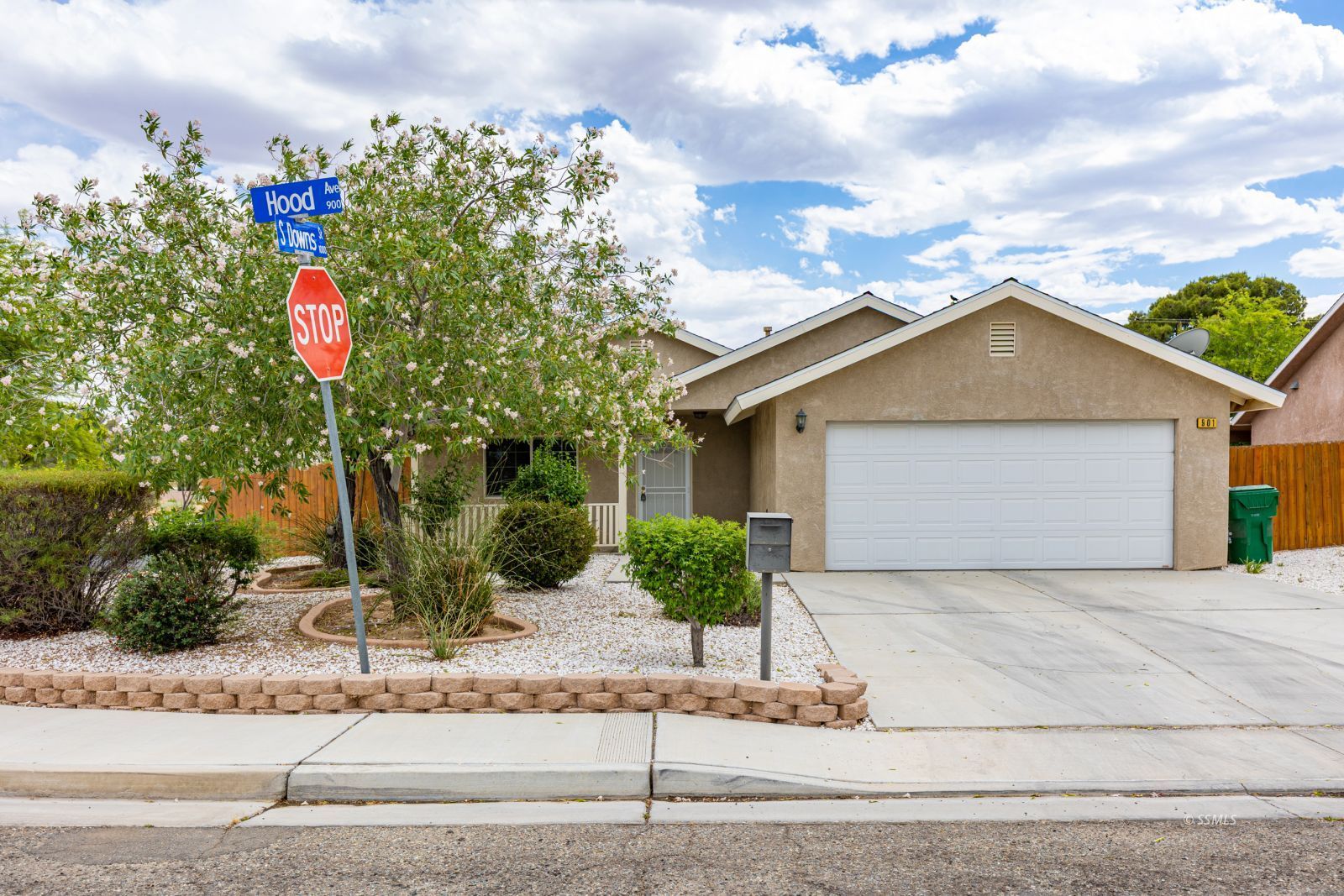 901 West Hood Avenue Ridgecrest, CA 93555 - Photo 1 of 9 Gallery Image 1