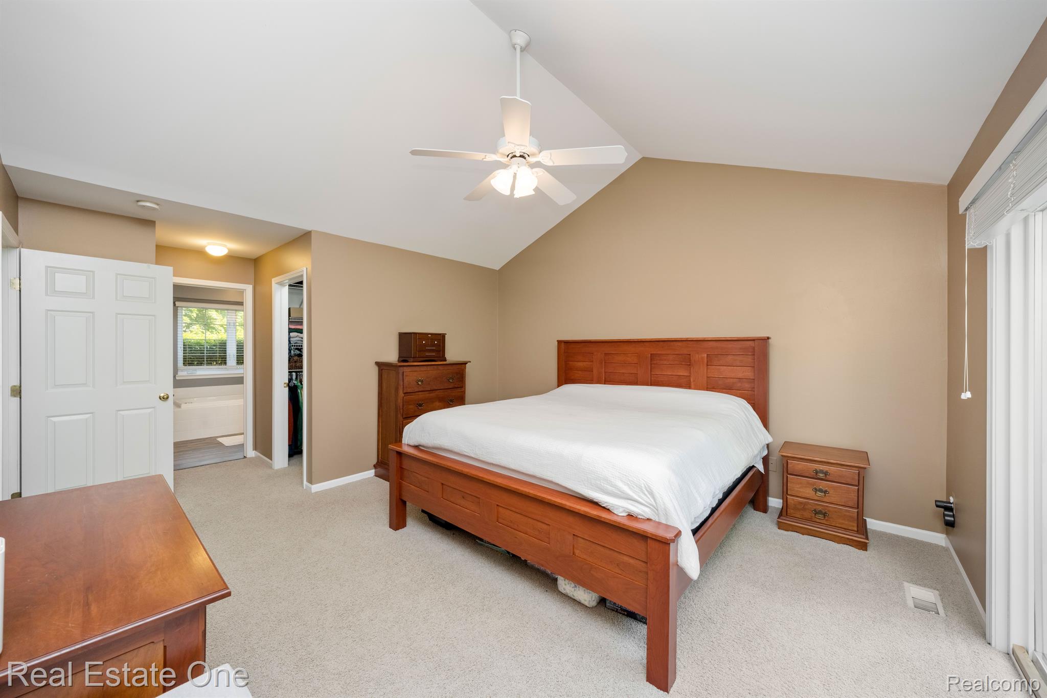 2080 Rob Ridge Drive Walled Lake, MI 48390 - Photo 13 of 34 Gallery Image 13