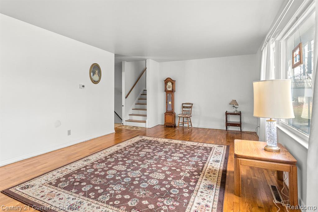 5418 Calkins Road Flint, MI 48532 - Photo 5 of 28