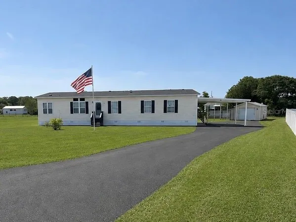$299,900 | 13718 County Road 109D, Lady Lake, FL 32159