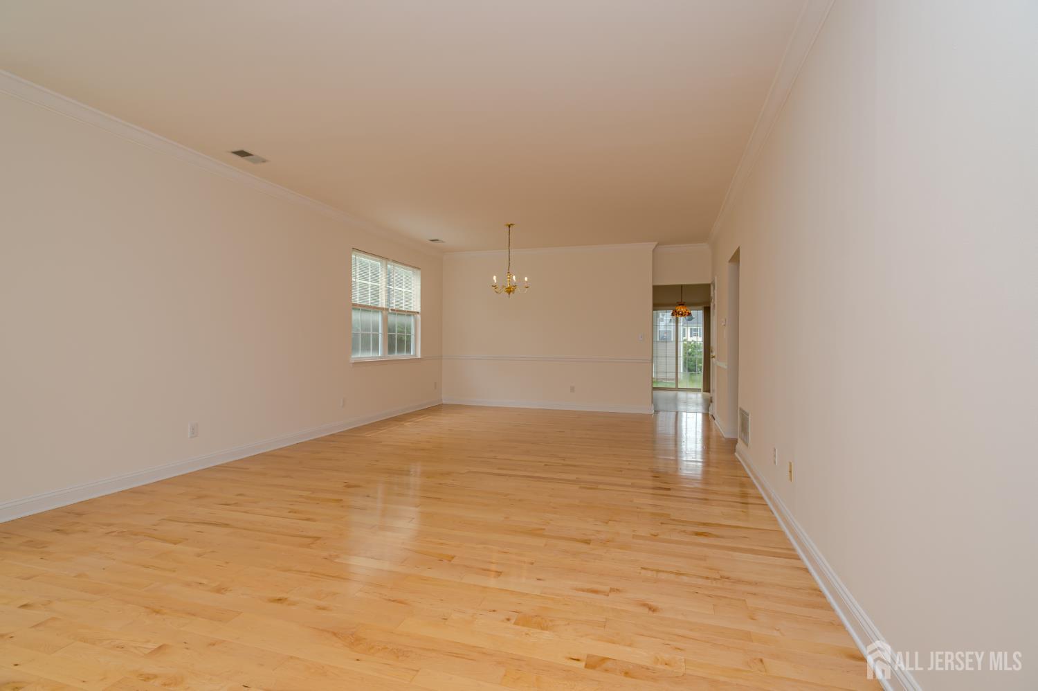 71 Manley Road Pennington, NJ 08534 - Photo 3 of 28