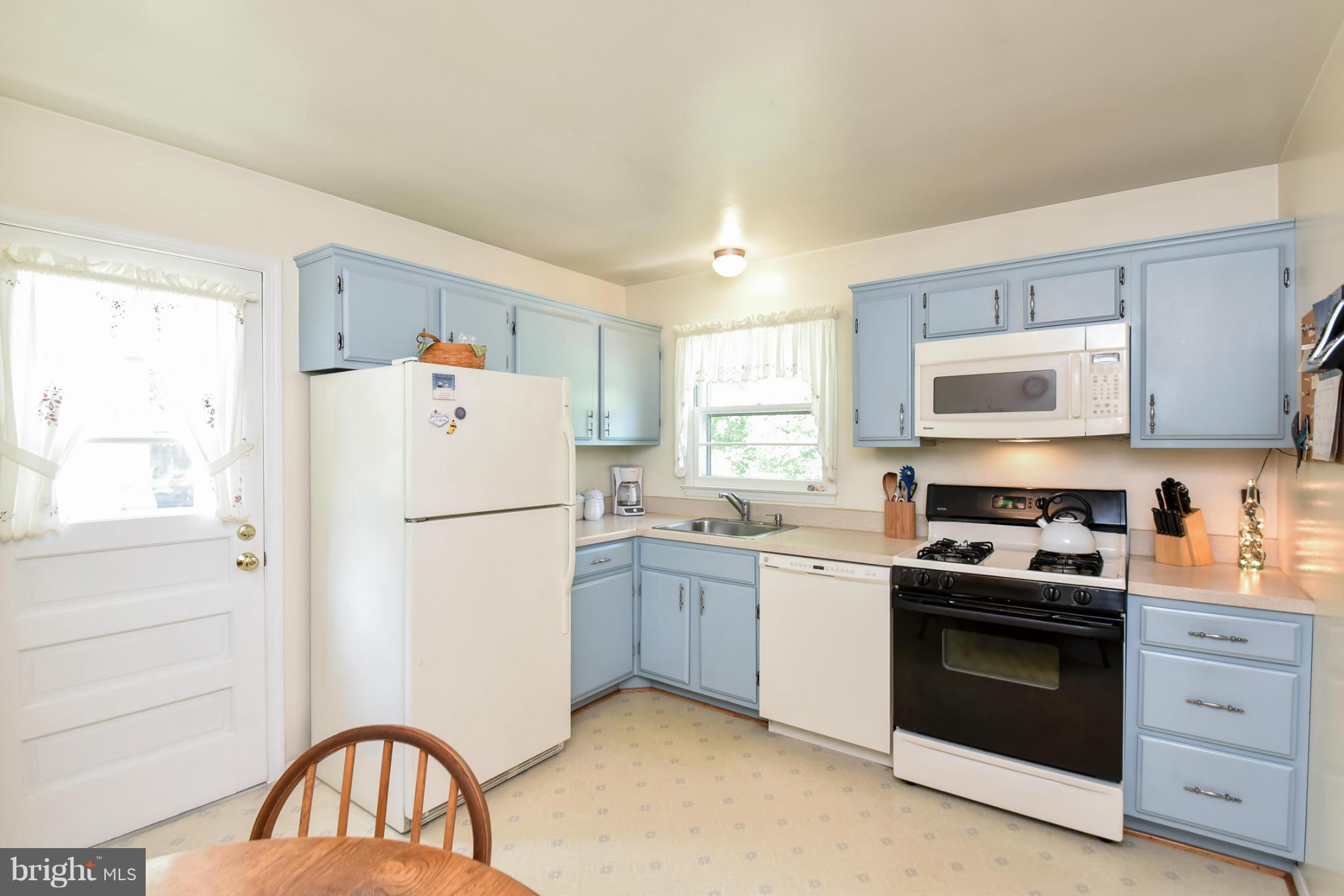 7415 Castle Road Manassas, VA 20109 - Photo 10 of 30 Kitchen