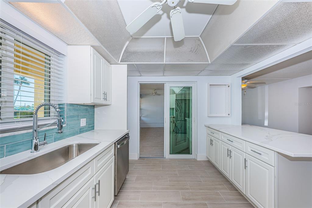 4700 Cove Circle, Unit 110 St. Petersburg, FL 33708 - Photo 16 of 58