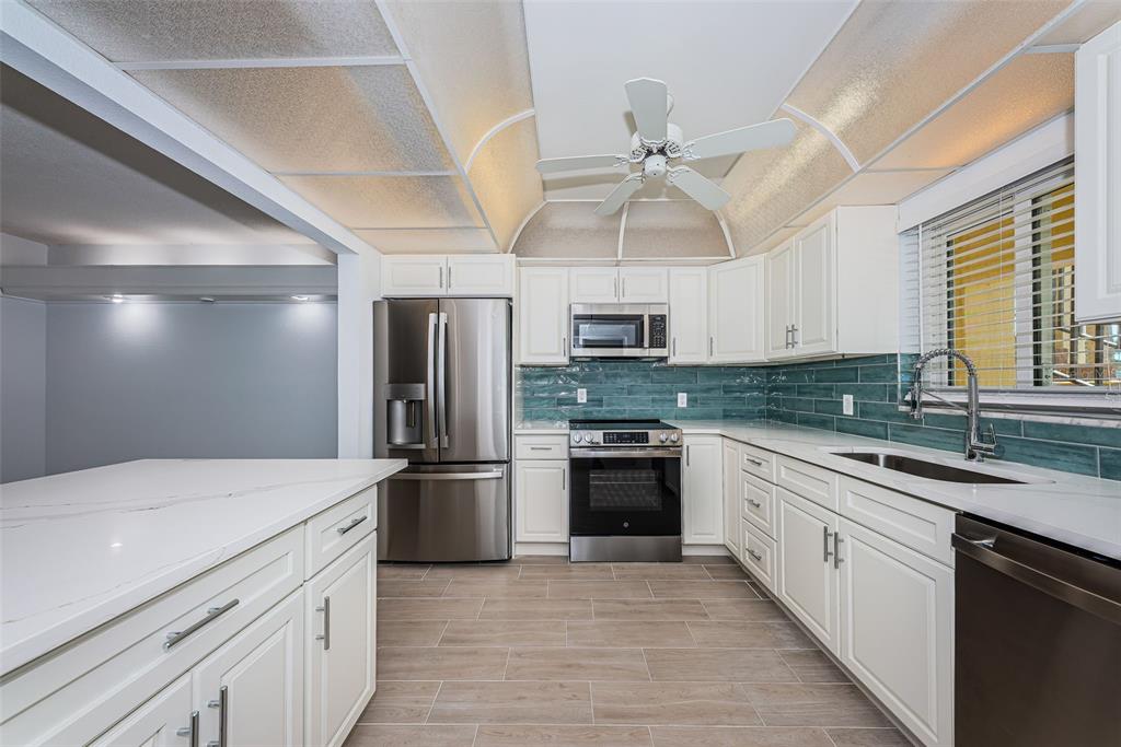 4700 Cove Circle, Unit 110 St. Petersburg, FL 33708 - Photo 2 of 58