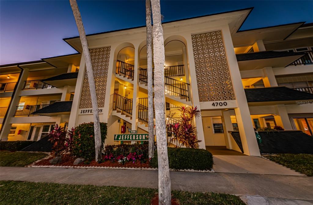 4700 Cove Circle, Unit 110 St. Petersburg, FL 33708 - Photo 6 of 58