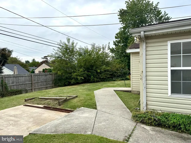 $2,650 | 168 Edge Avenue, New Castle, DE 19720