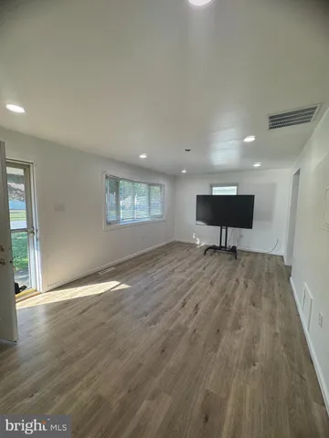 $2,650 | 168 Edge Avenue, New Castle, DE 19720