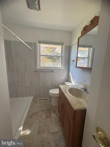 $2,650 | 168 Edge Avenue, New Castle, DE 19720