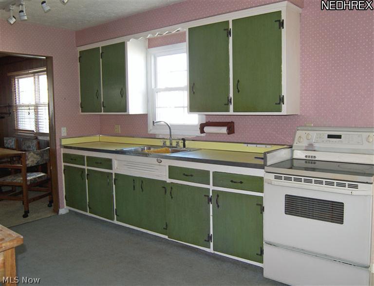 29959 Warren Road Wickliffe, OH 44092 - Photo 9 of 25 Gallery Image 9