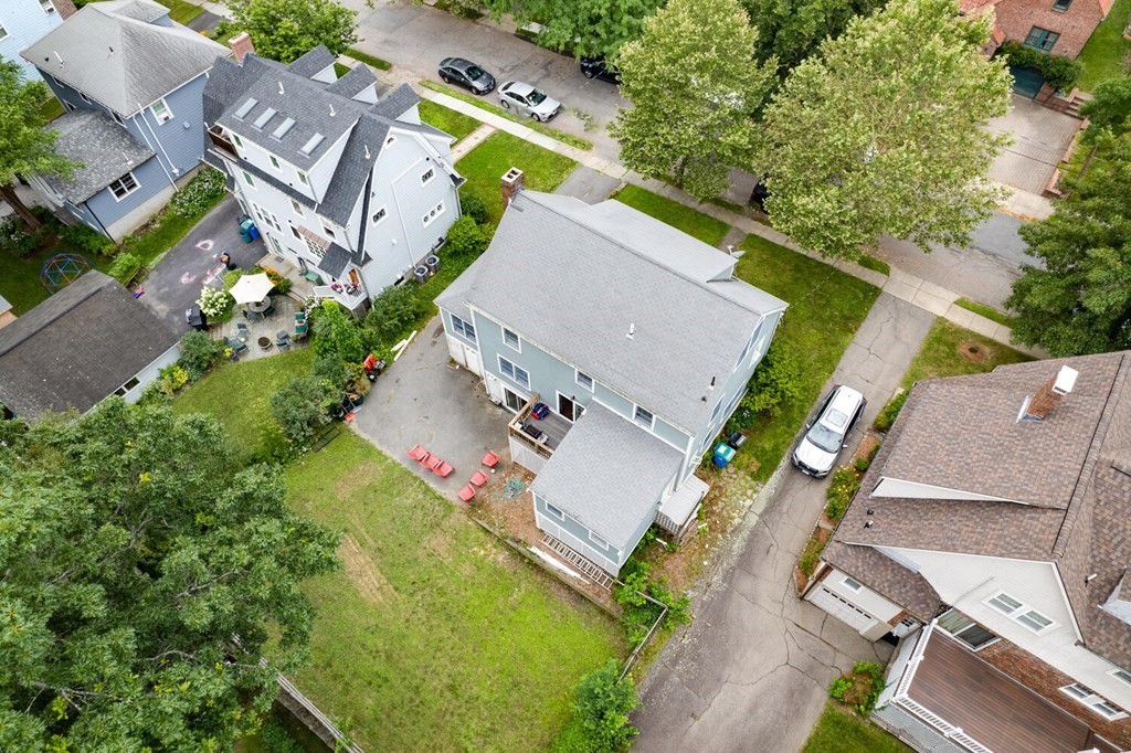 72 Richardson Road Belmont, MA 02478 - Photo 5 of 33 Gallery Image 5