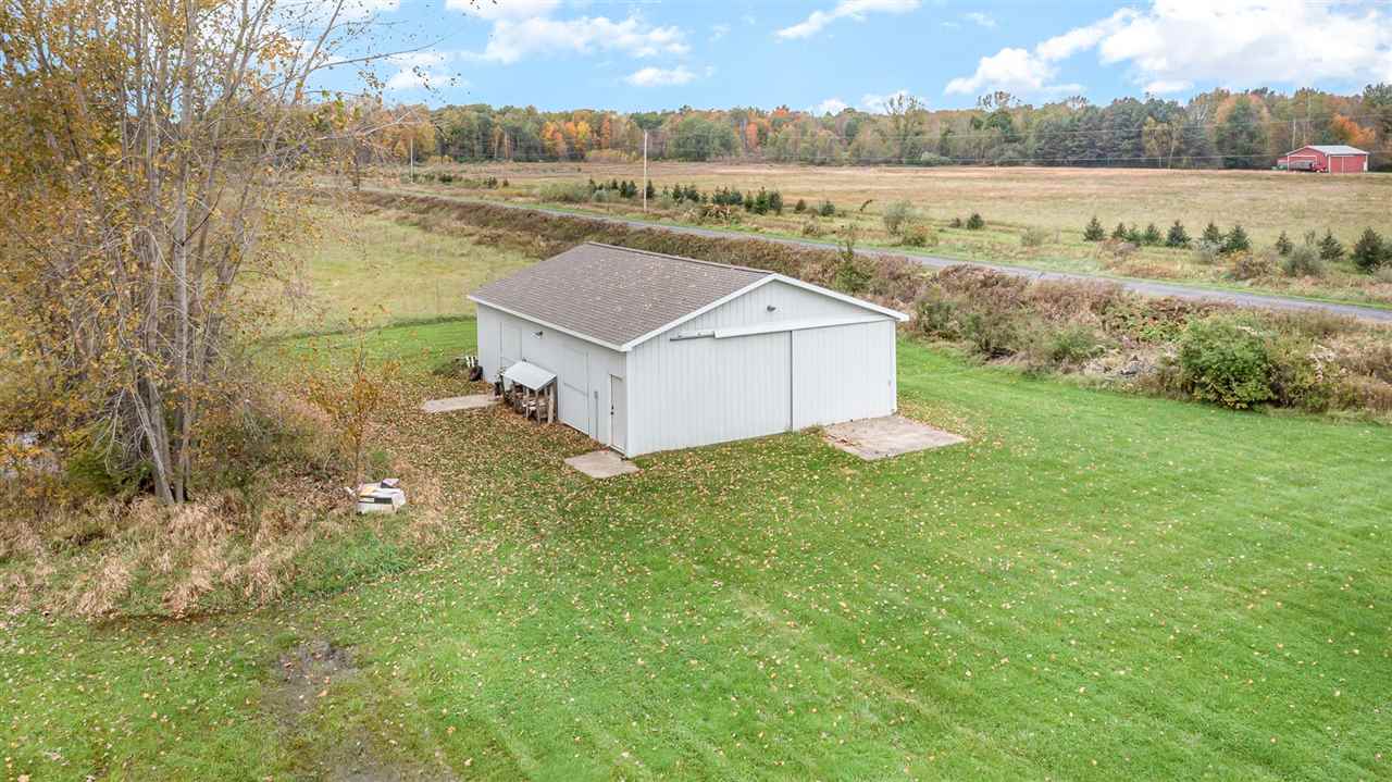 2258 South Duncan Road Midland, MI 48640 - Photo 4 of 35