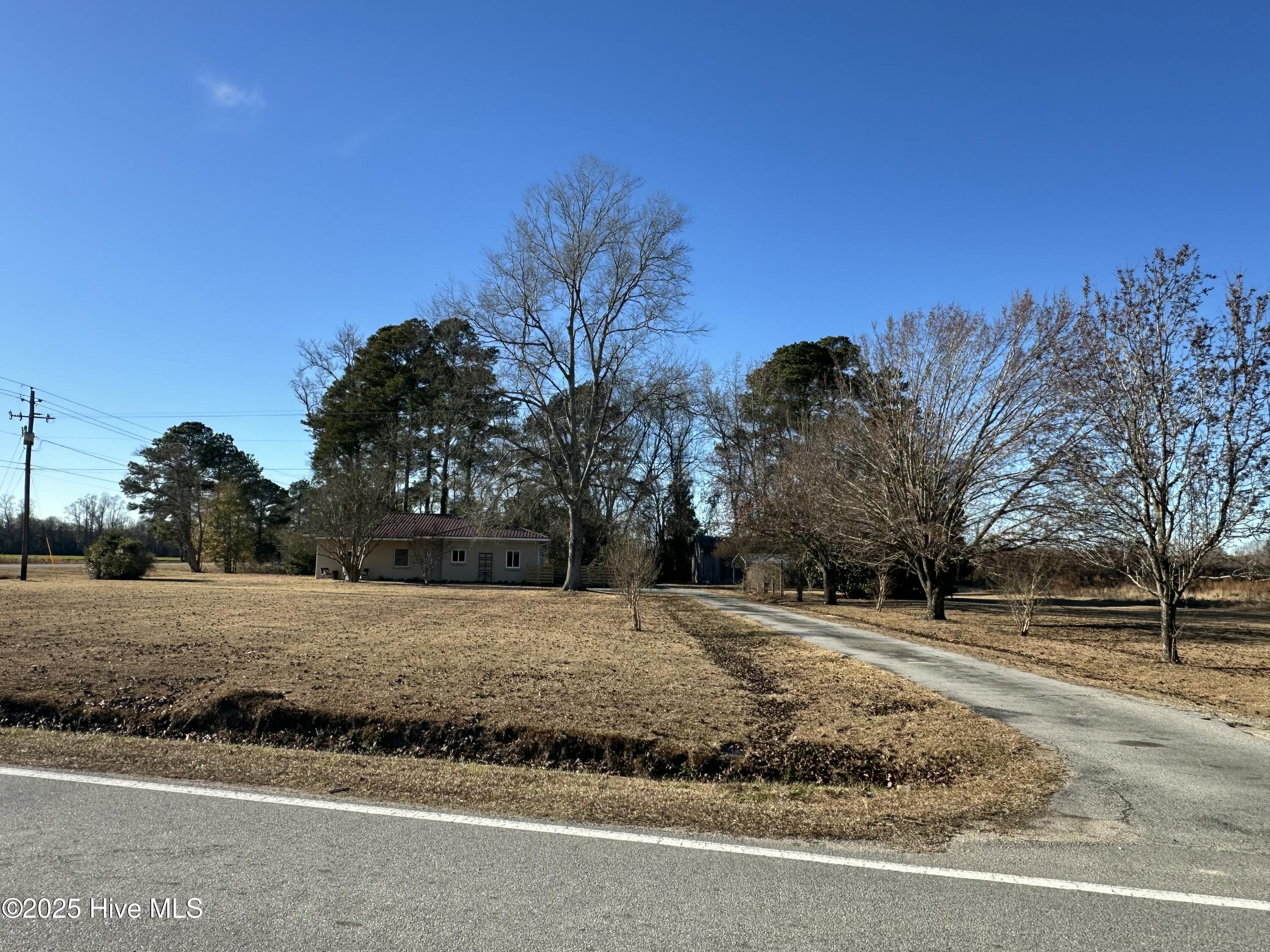 111 Asbury Road Cove City, NC 28523 - Photo 42 of 52 Nice long driveway