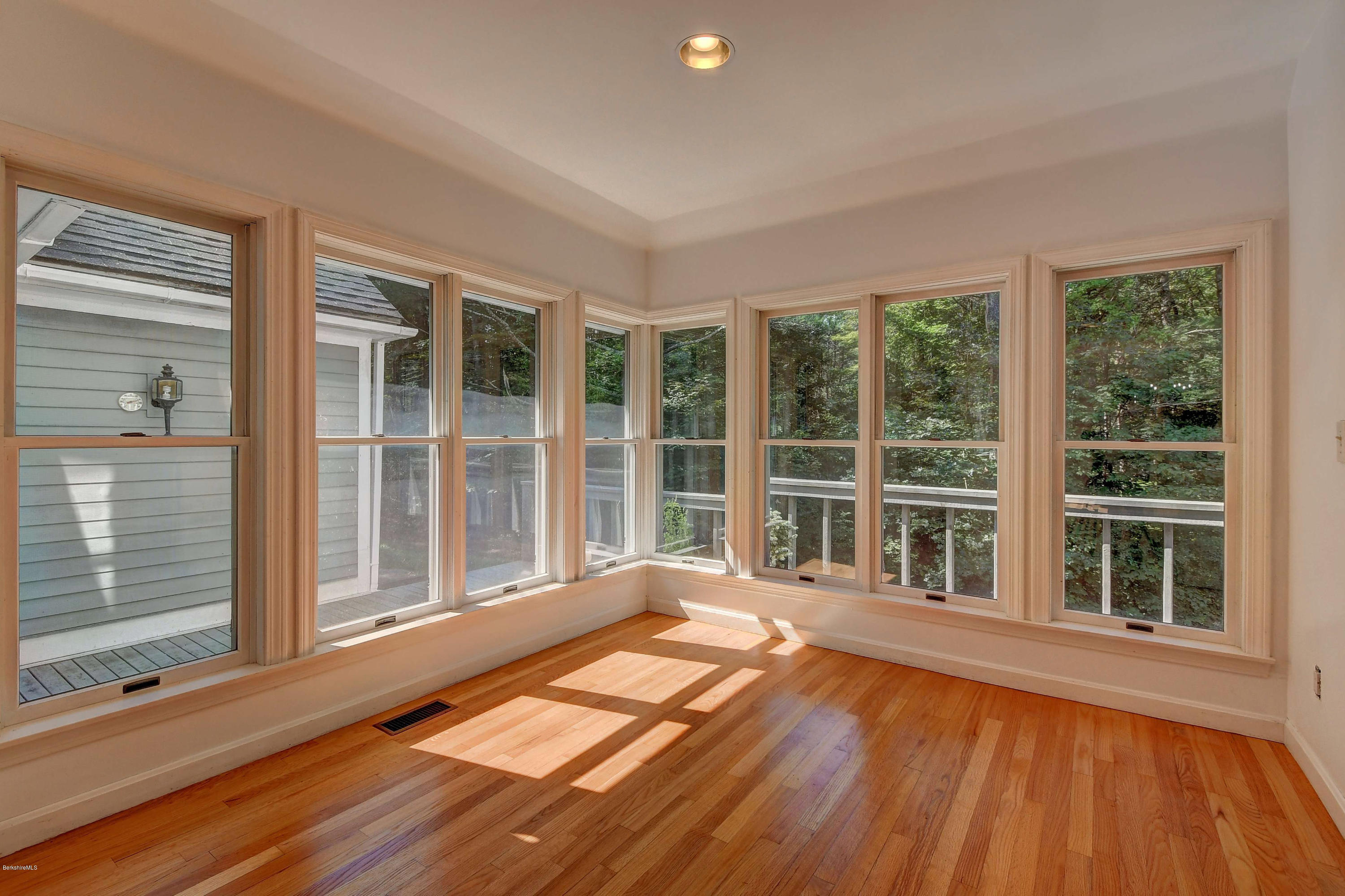 19 W Road Alford, MA 01230 - Photo 13 of 34 2350 Breakfast Room