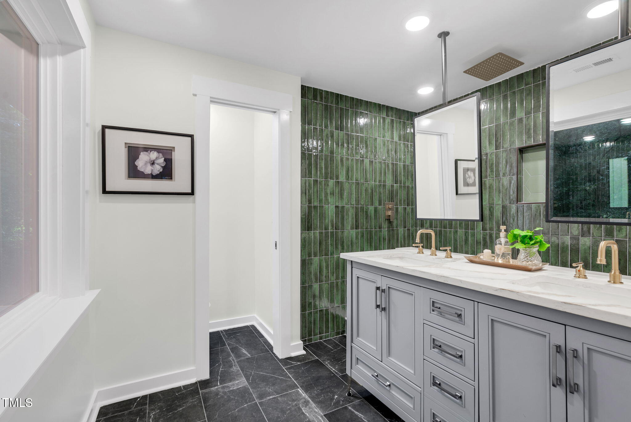 301 Lord Berkley Road Raleigh, NC 27610 - Photo 26 of 56 Owner's bathroom