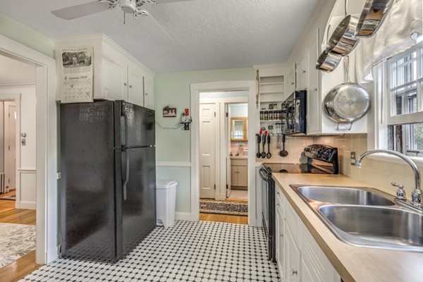 4 Conrad Road Melrose, MA 02176 - Photo 20 of 30 Gallery Image 20