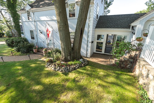 4 Conrad Road Melrose, MA 02176 - Photo 5 of 30 Gallery Image 5
