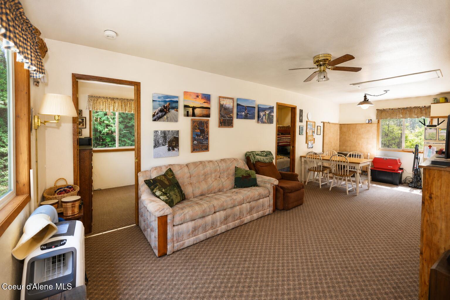 78 Diamond Park Road Coolin, ID 83821 - Photo 14 of 33 Living Room