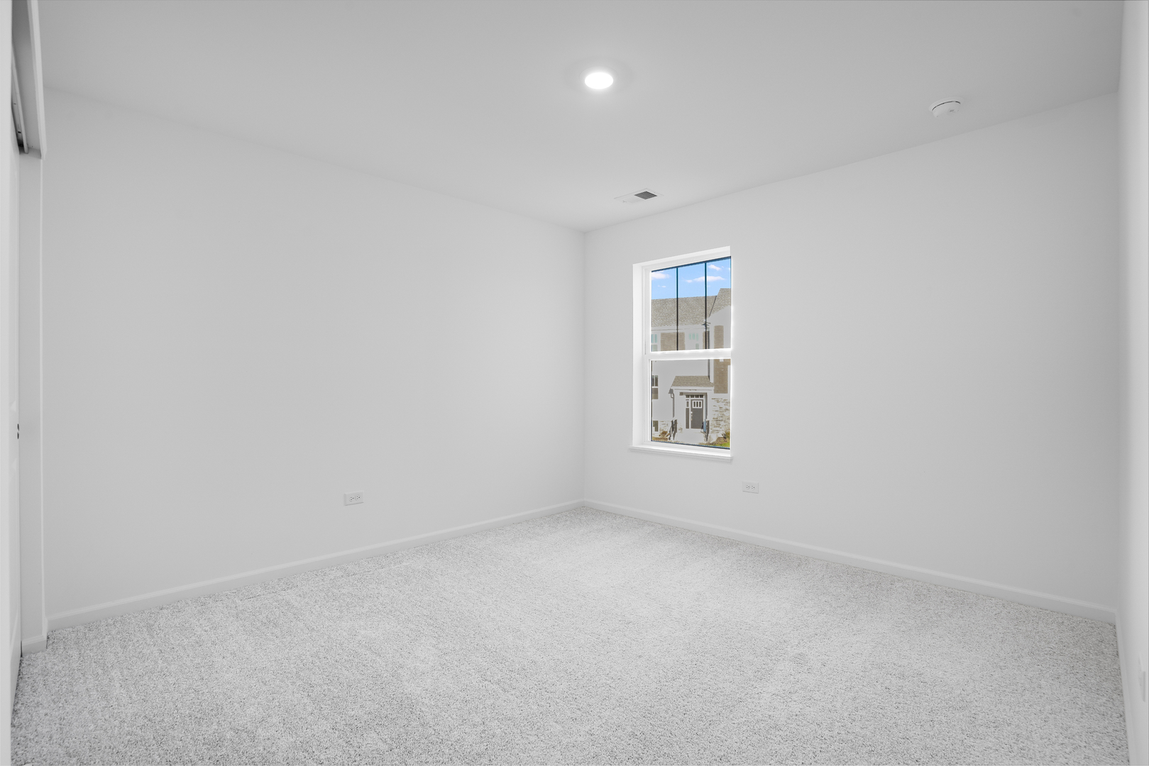 359 Red Oak Circle Volo, IL 60020 - Photo 15 of 18 an empty room with a window