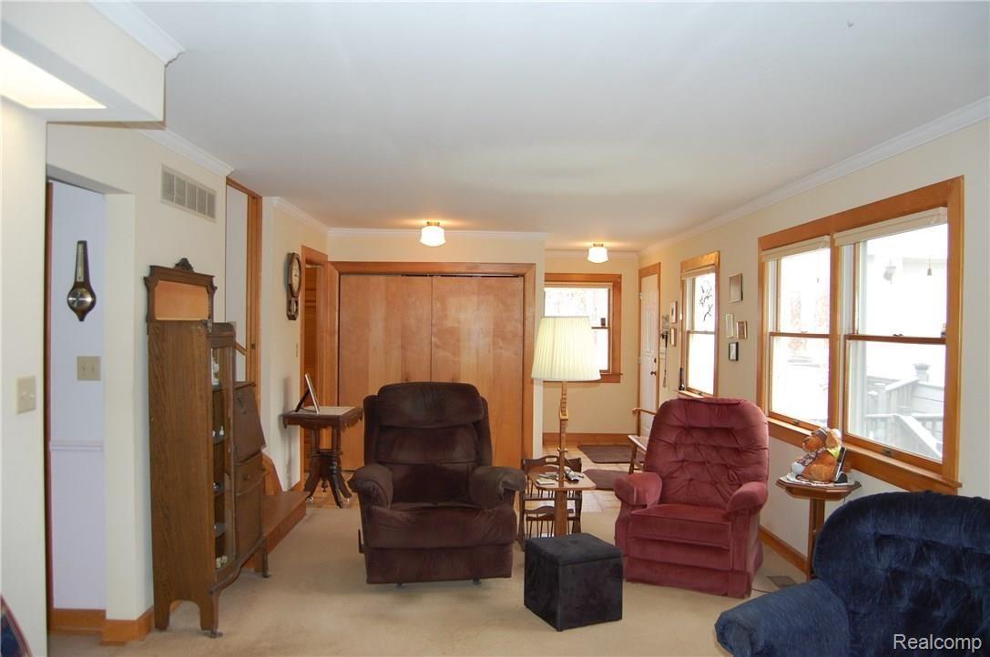 2695 East Snell Road Rochester, MI 48306 - Photo 5 of 40 Family Room