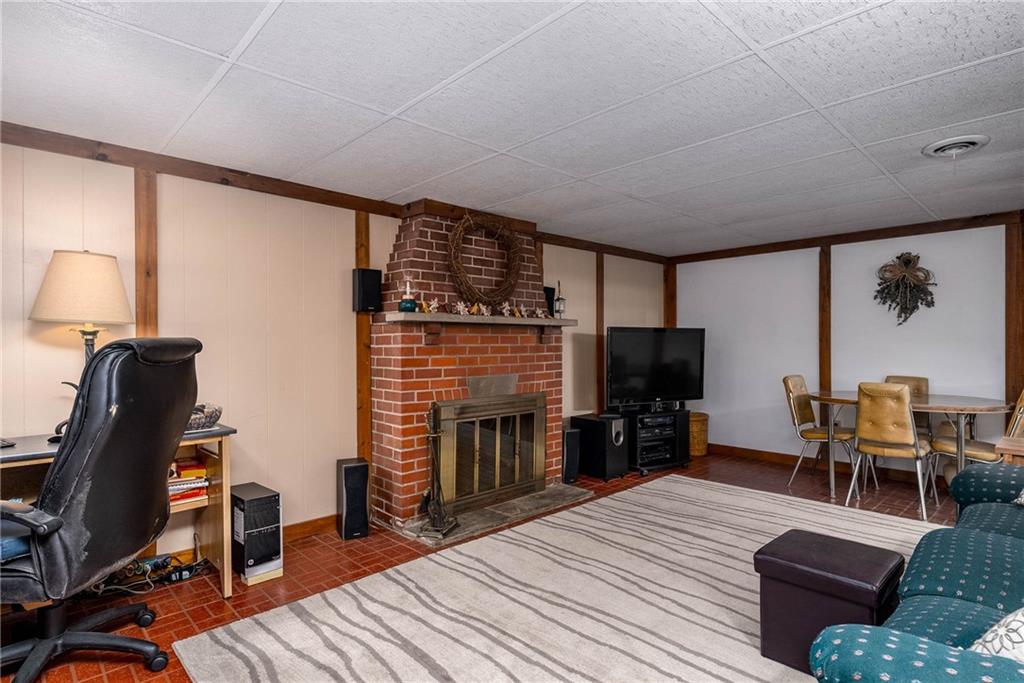 414 Jefferson Road Pittsburgh, PA 15235 - Photo 23 of 25 Gallery Image 23