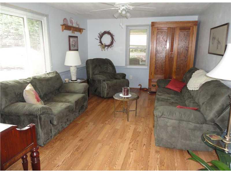 3119 Robinson Run Road McDonald, PA 15057 - Photo 3 of 12 Living Room.