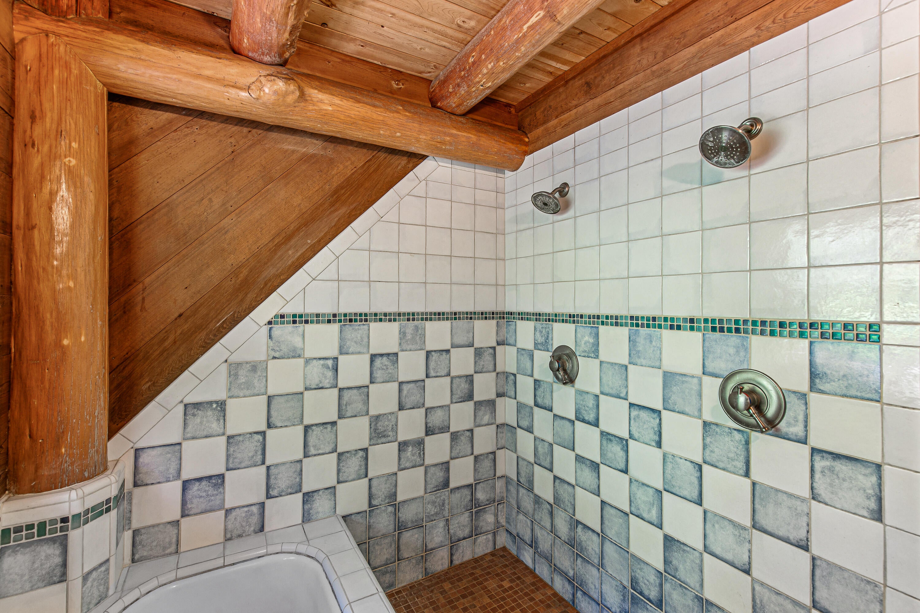 3496 East Fork Road Williams, OR 97544 - Photo 17 of 97 dual shower