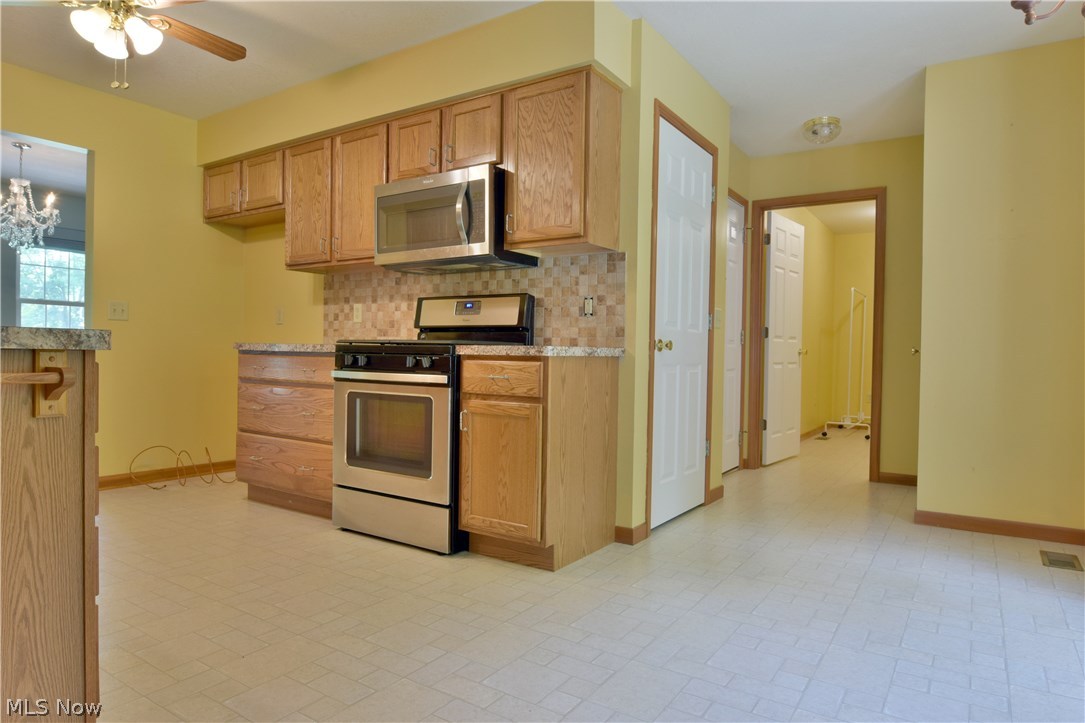 5939 Ridge Road Cortland, OH 44410 - Photo 9 of 35 Gallery Image 9