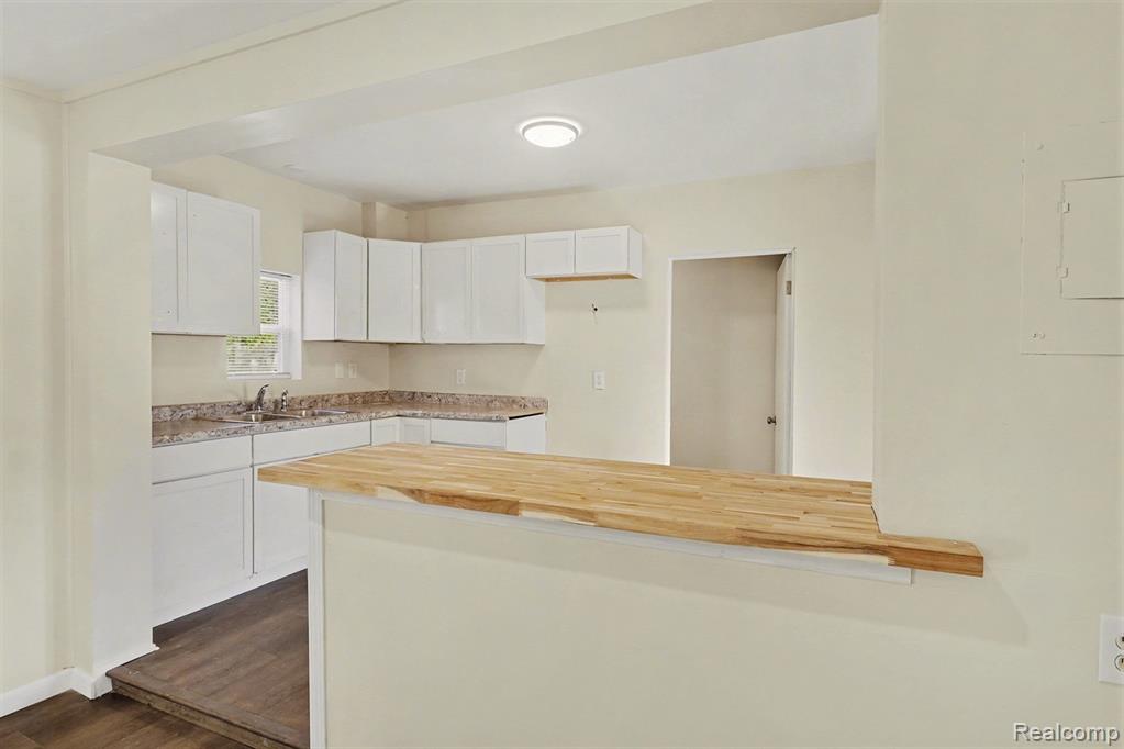 3401 Center Road Flint, MI 48506 - Photo 6 of 25
