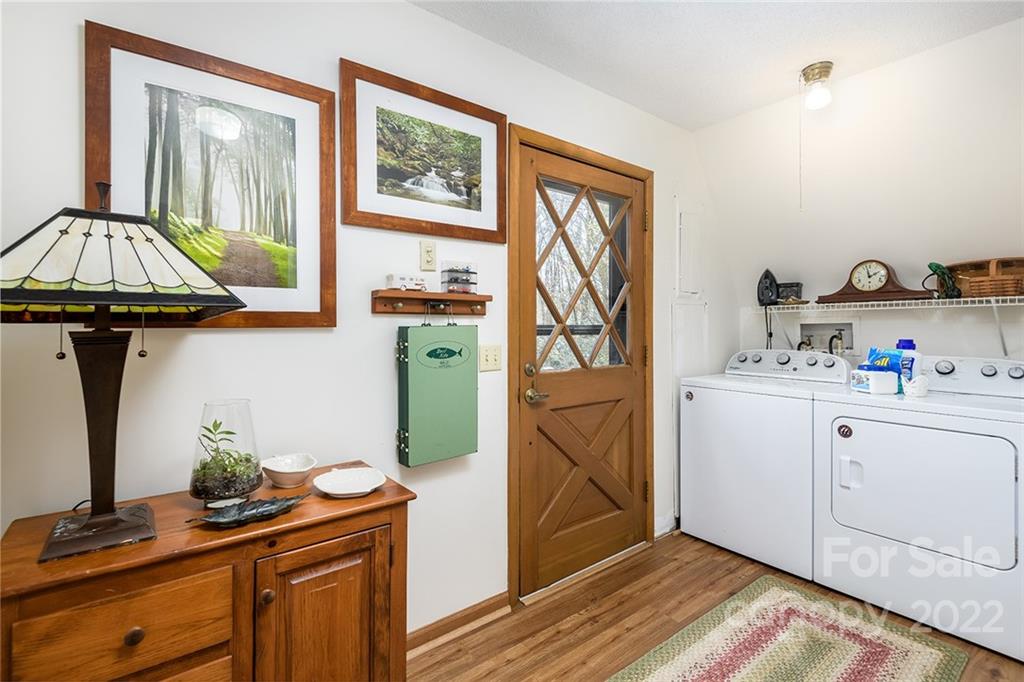 20 Lady Slipper Loop Newland, NC 28657 - Photo 25 of 44 a very nice looking room with a large window