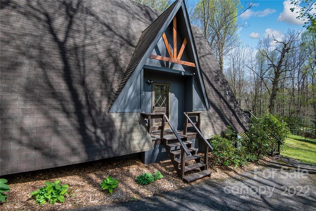20 Lady Slipper Loop Newland, NC 28657 - Photo 8 of 44 a aerial view of a house