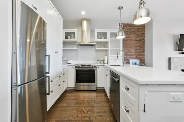 $3,300 | 482 Beacon Street, Unit 32, Boston, MA 02115