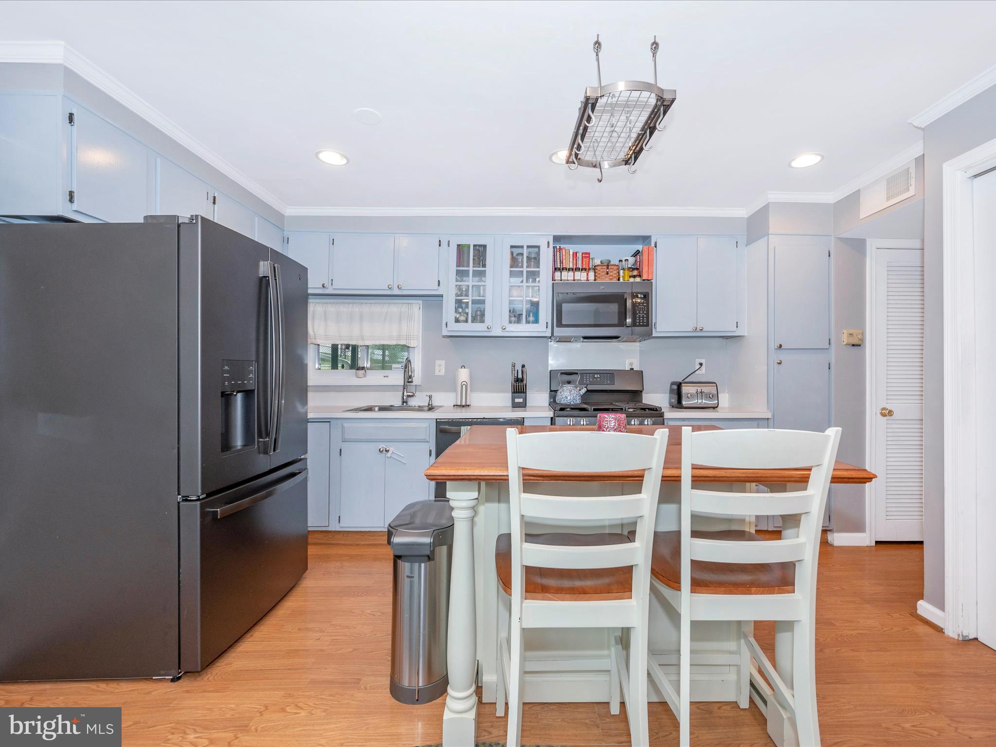 9814 Cottrell Terrace Silver Spring, MD 20903 - Photo 14 of 48 Kitchen