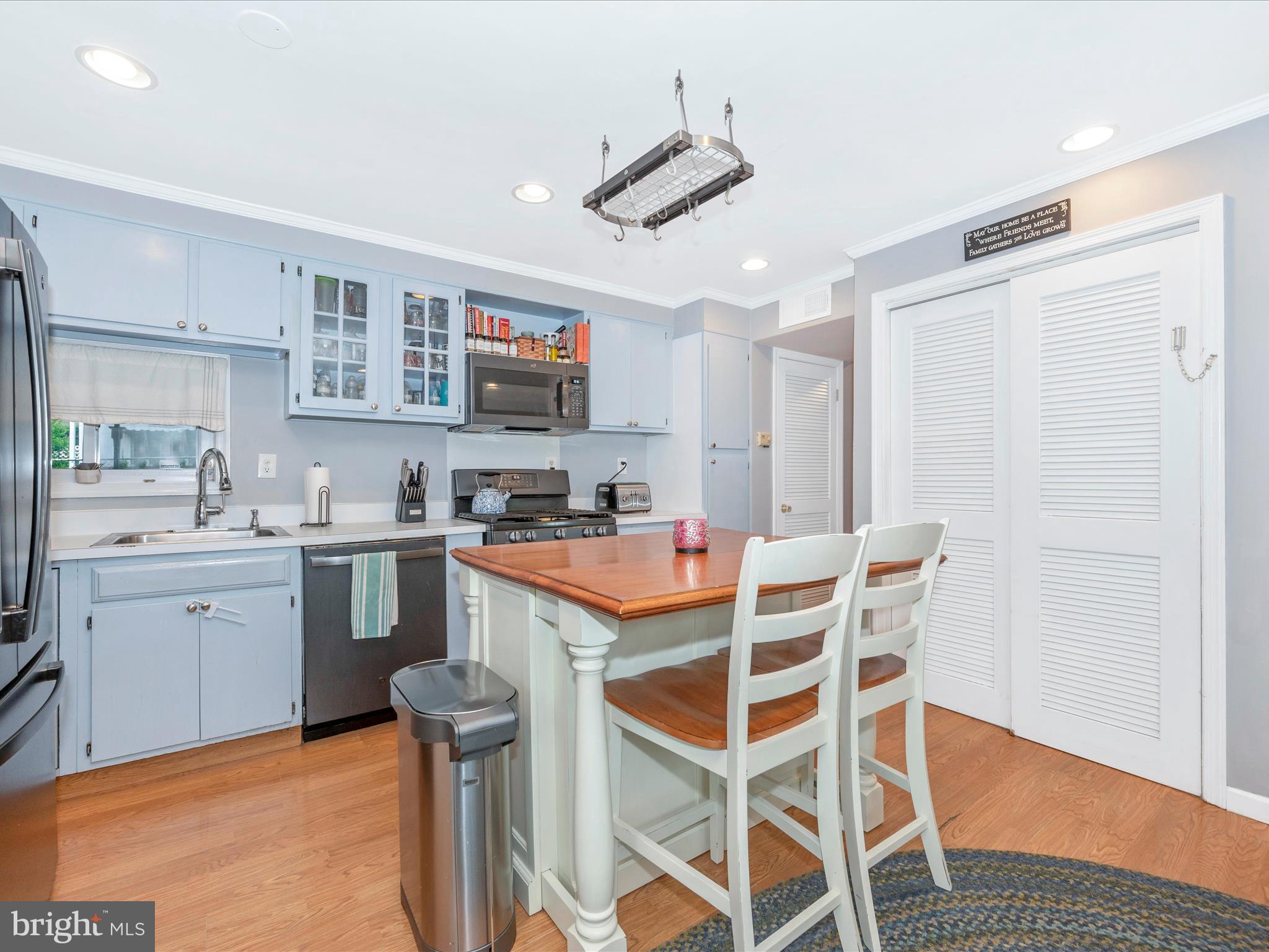 9814 Cottrell Terrace Silver Spring, MD 20903 - Photo 15 of 48 Kitchen