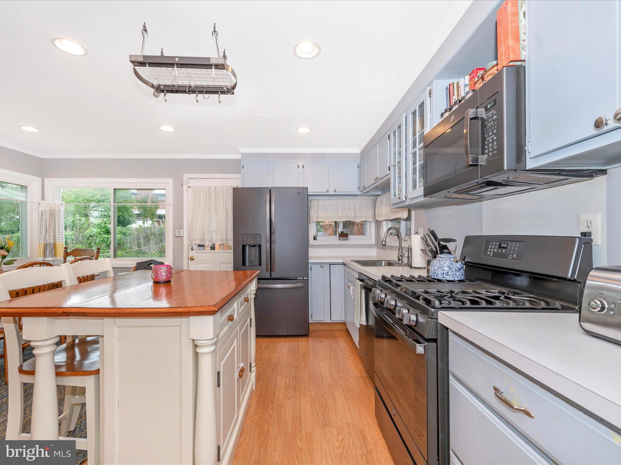9814 Cottrell Terrace Silver Spring, MD 20903 - Photo 17 of 48 Kitchen