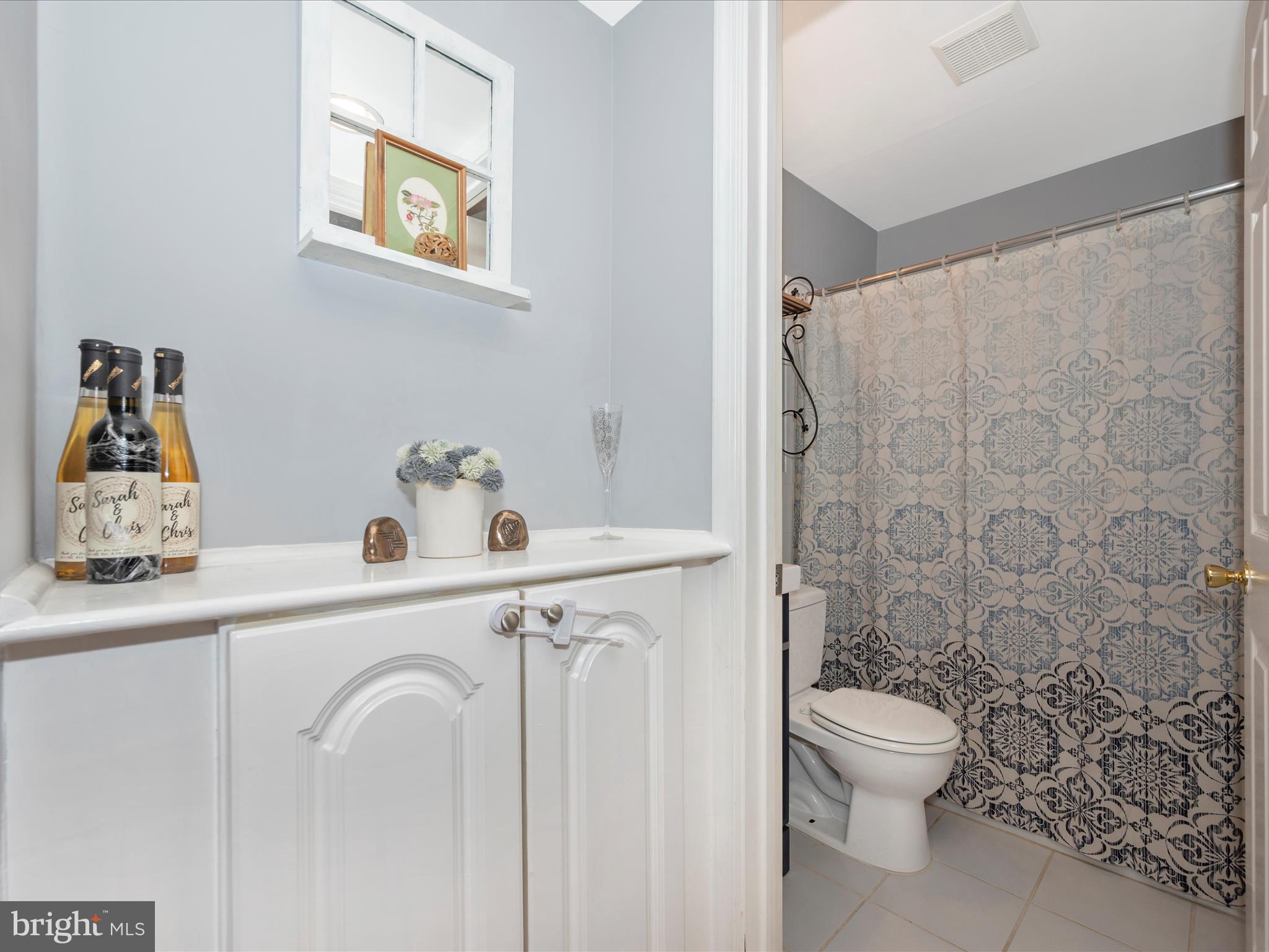 9814 Cottrell Terrace Silver Spring, MD 20903 - Photo 23 of 48 Hall